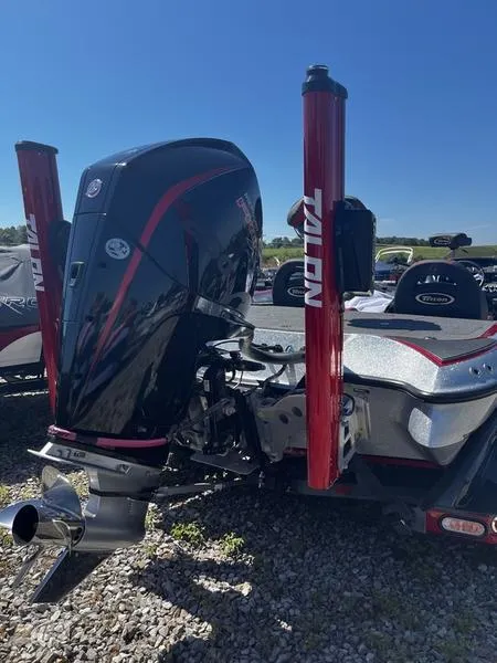 Slide: The Image of 2022 Triton 20 TRX MIDWAY boat with Talon anchors. - 4