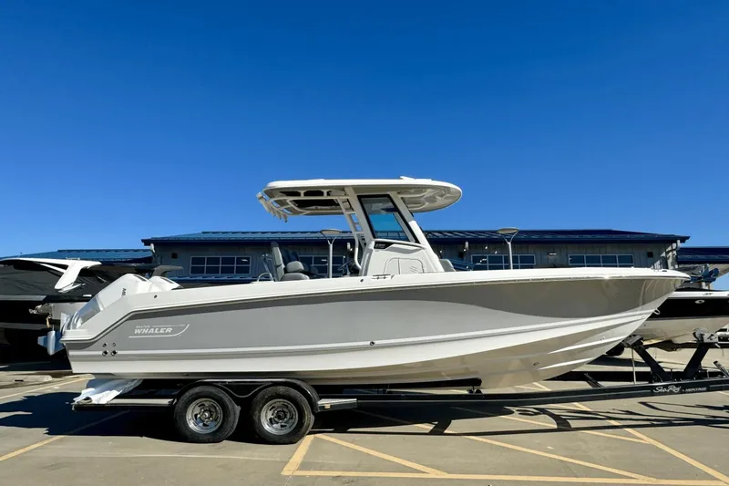 Slide: The Image of Boston Whaler 250 Outrage 2025 - 2