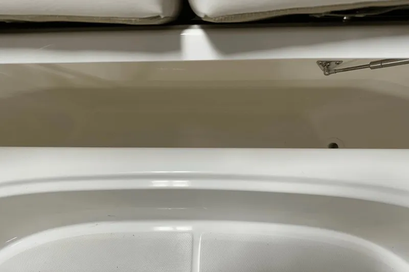 Slide: The Image of Boston Whaler 170 Montauk 2025 - 48