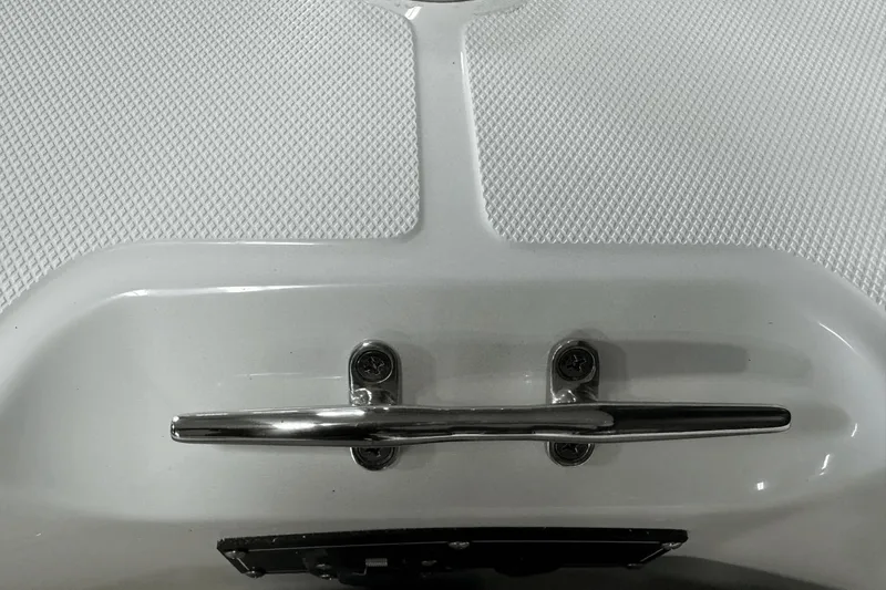 Slide: The Image of Boston Whaler 170 Montauk 2025 - 53