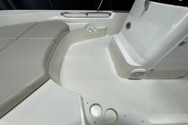 Slide: The Image of Boston Whaler 170 Montauk 2025 - 6