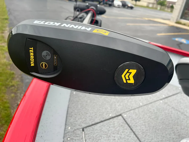 Slide: The Image of Minn Kota Terrova motor on 2025 Lund 1675 Adventure SS boat. - 15