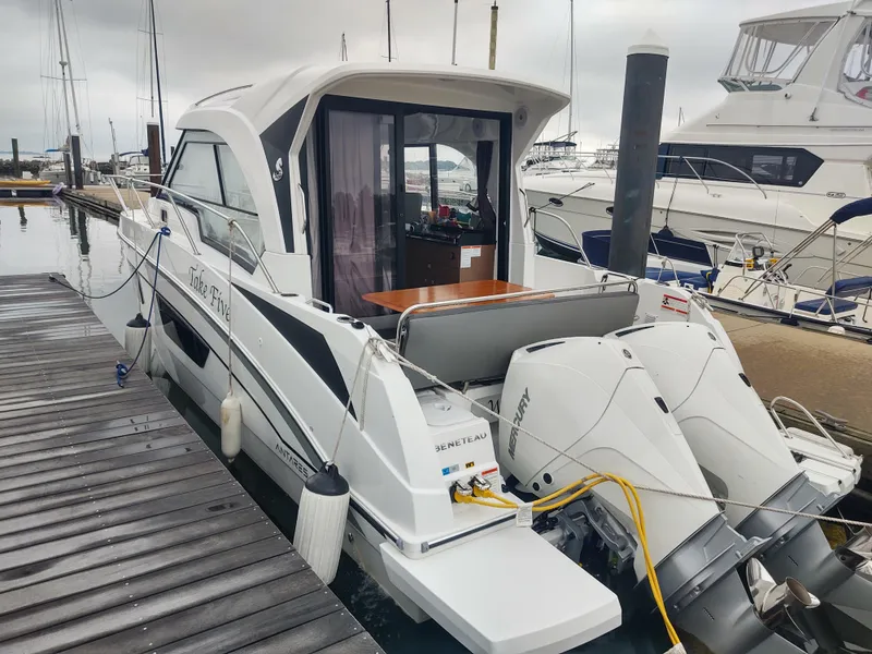 Slide: The Image of Take Five from port stern - 10