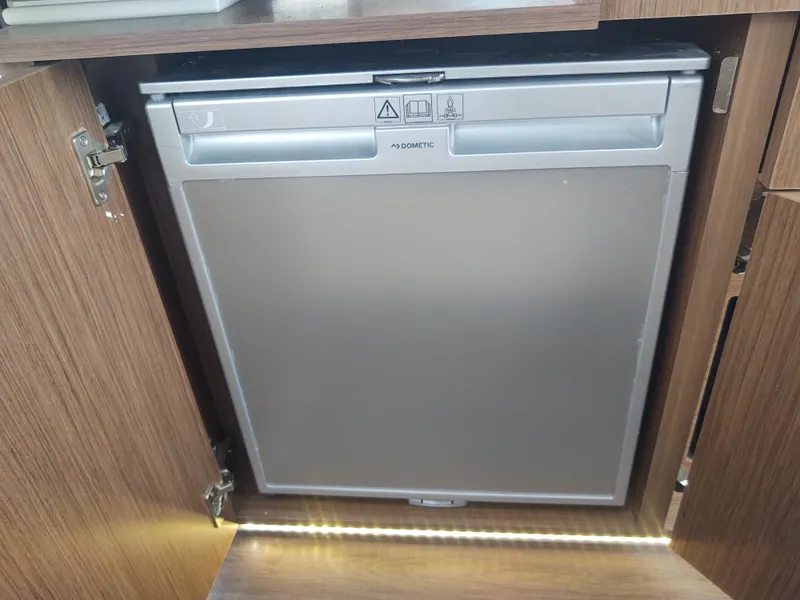 Slide: The Image of Take Five Refrigerator - 25