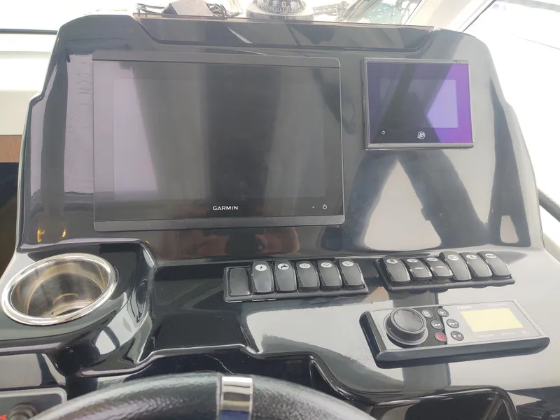 Slide: The Image of Take Five helm console - 36