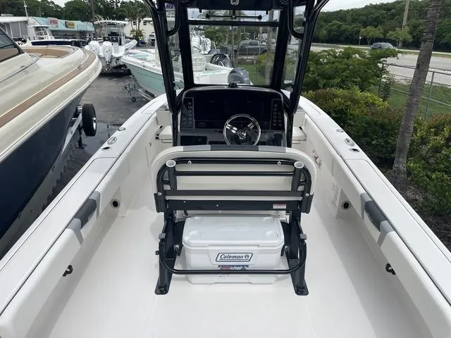 Slide: The Image of Robalo 266 Cayman 2023 - 5