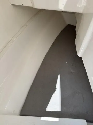 Slide: The Image of Robalo R317 Dual Console 2024 - 21