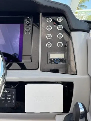 Slide: The Image of Robalo R317 Dual Console 2024 - 27