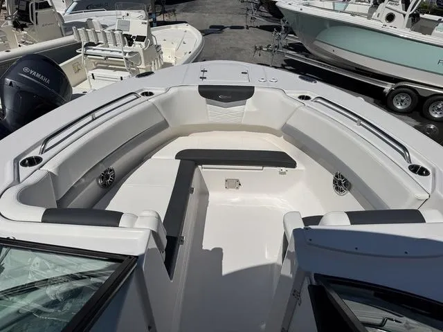 Slide: The Image of Robalo R317 Dual Console 2024 - 31