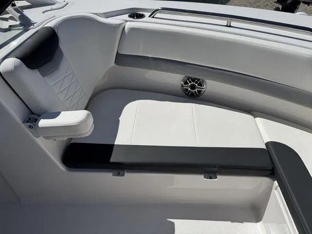 Slide: The Image of Robalo R317 Dual Console 2024 - 38
