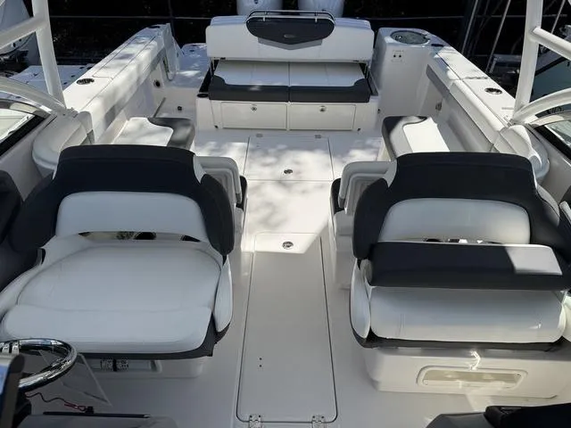 Slide: The Image of Robalo R317 Dual Console 2024 - 43