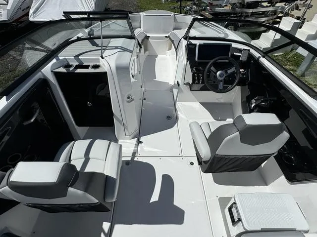 Slide: The Image of Yamaha SX250 2024 - 9