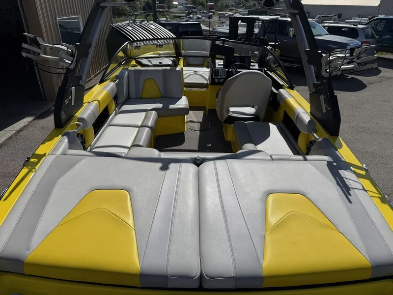 Slide: The Image of Malibu 21 VLX 2017 - 7