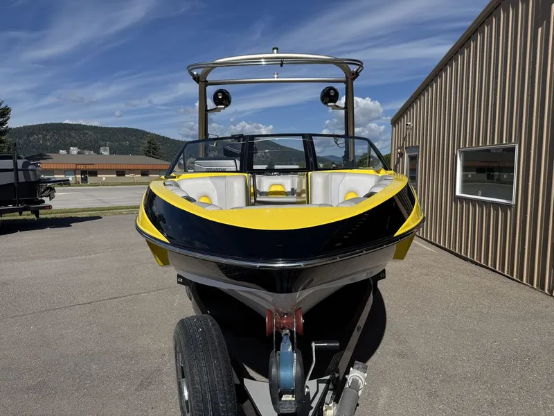 Slide: The Image of Malibu 21 VLX 2017 - 3