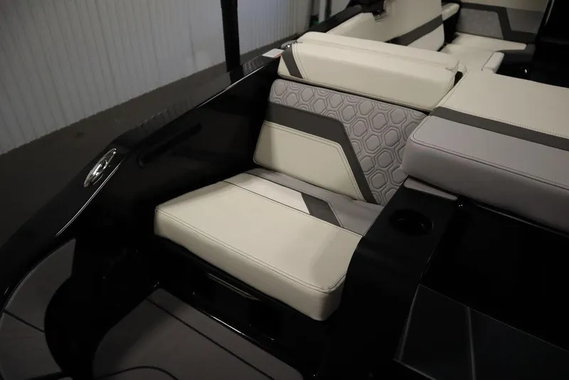 Slide: The Image of Heyday H22 2024 - 97