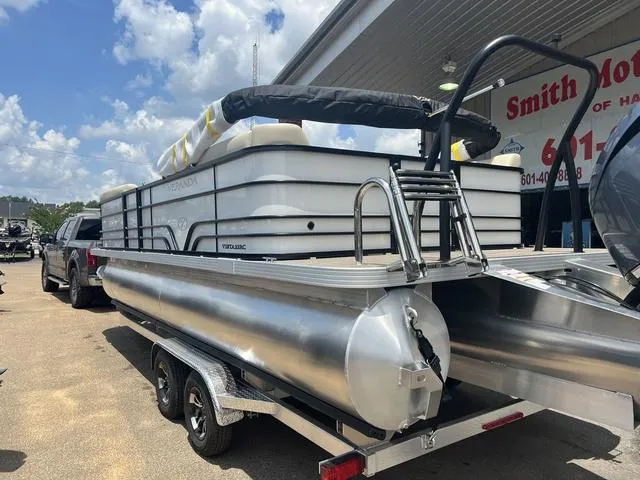 Slide: The Image of Veranda Vista22RC 2025 - 11