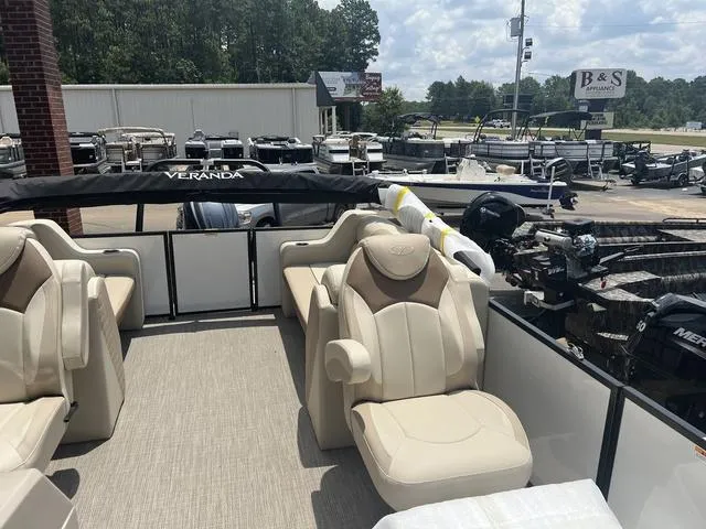 Slide: The Image of Veranda Vista22RC 2025 - 16