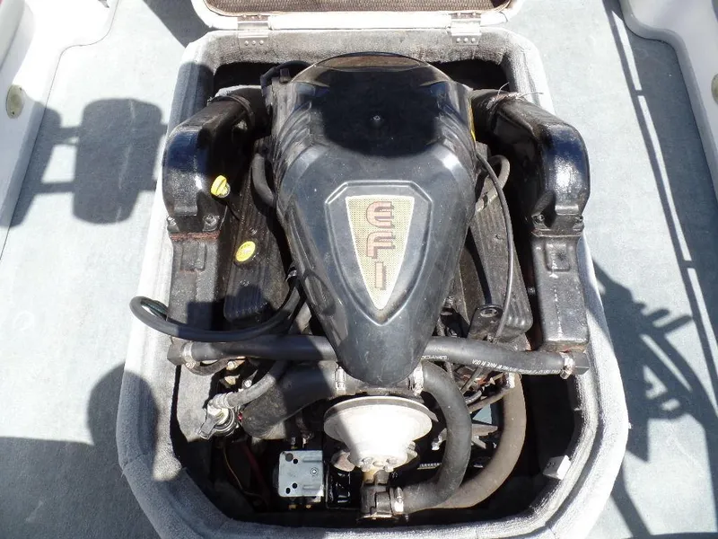 Slide: The Image of 2003 Supra 21 boat engine with EFI system. - 12