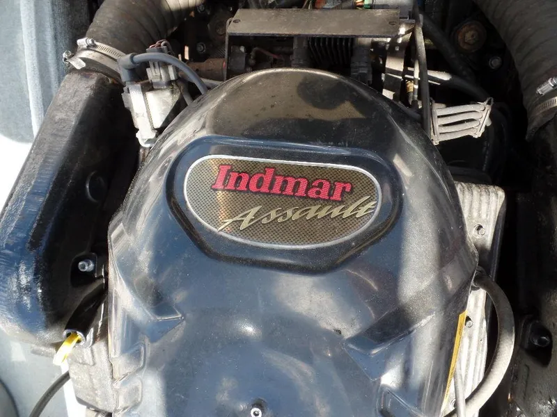 Slide: The Image of 2003 Supra 21 Indmar Assault engine close-up - 13