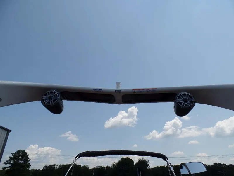 Slide: The Image of 2025 Harris Grand Mariner 250 boat speakers against a clear blue sky. - 18