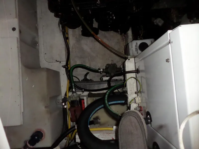 Slide: The Image of Bayliner 320 Cruiser 2008 - 75