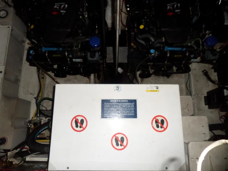 Slide: The Image of Bayliner 320 Cruiser 2008 - 76