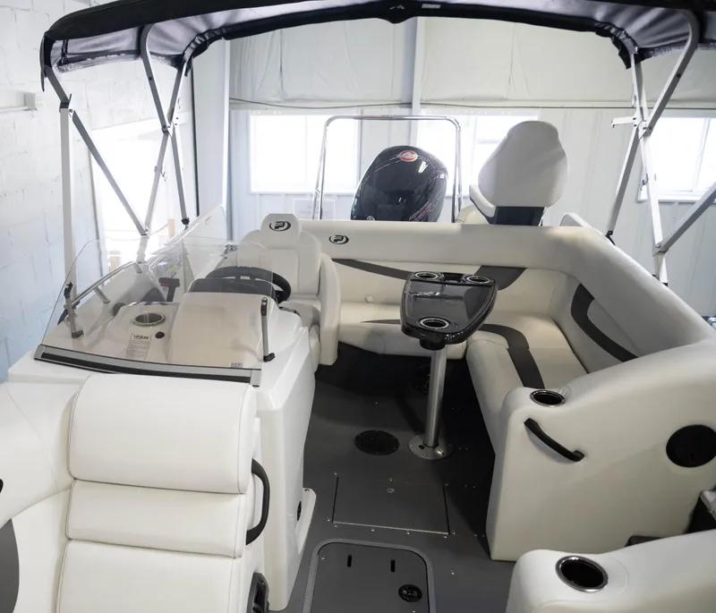 Slide: The Image of Princecraft Ventura 194 - 12