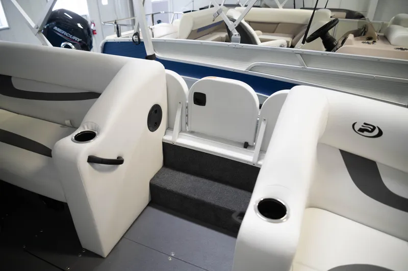 Slide: The Image of Princecraft Ventura 194 - 14