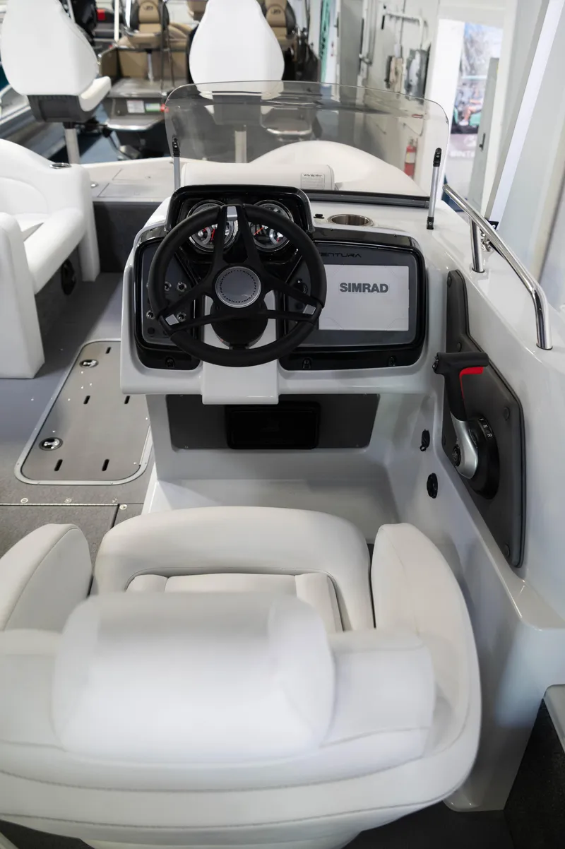 Slide: The Image of Princecraft Ventura 194 - 16