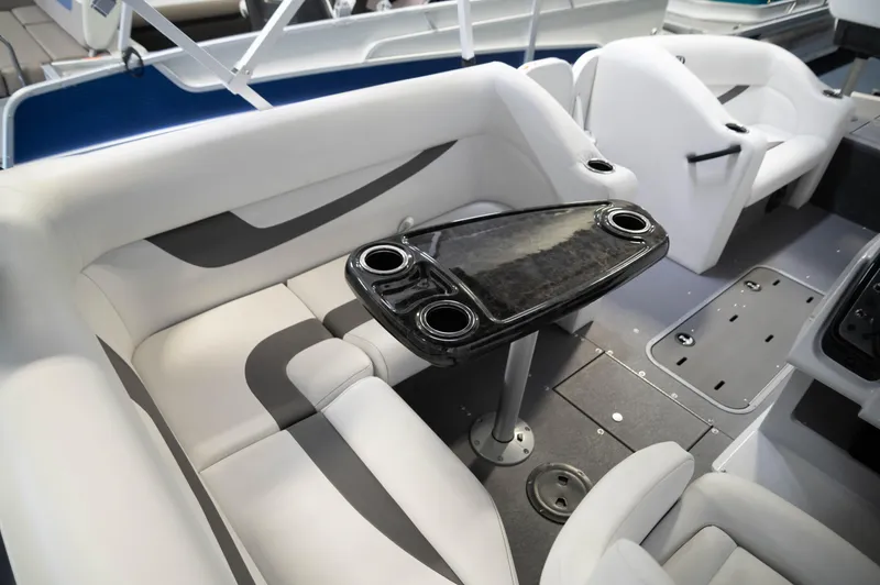 Slide: The Image of Princecraft Ventura 194 - 17