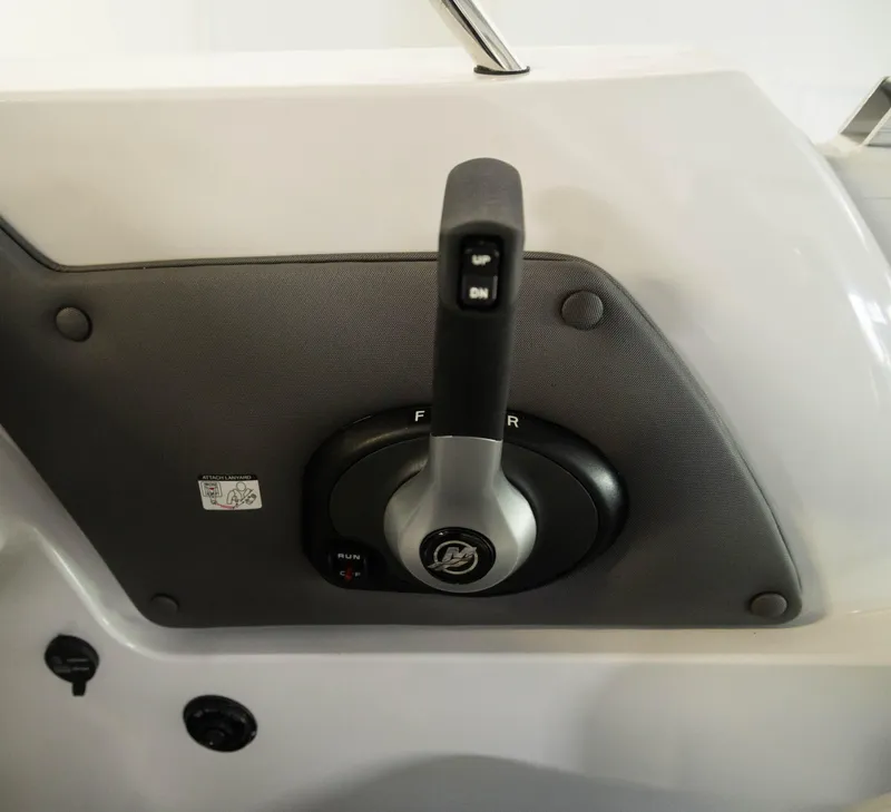 Slide: The Image of Princecraft Ventura 194 - 18