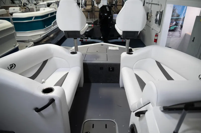 Slide: The Image of Princecraft Ventura 194 - 22