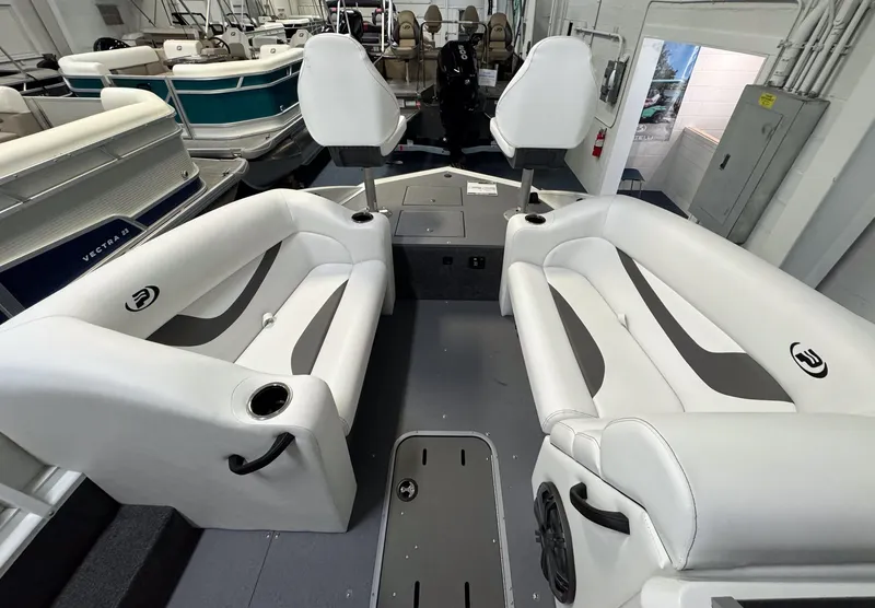 Slide: The Image of Princecraft Ventura 194 - 24