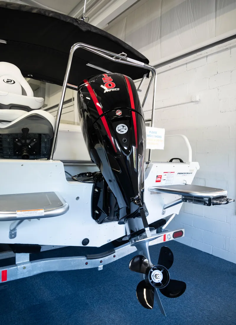 Slide: The Image of Princecraft Ventura 194 - 4