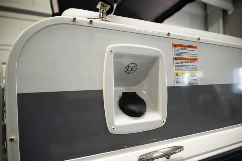 Slide: The Image of Princecraft Ventura 194 - 7