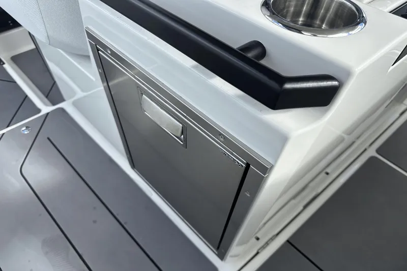 Slide: The Image of Saxdor 320 GTO 2025 - 10