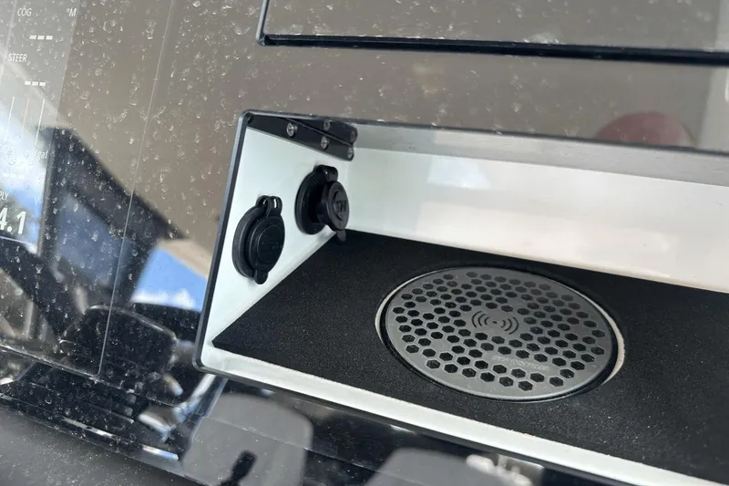 Slide: The Image of Saxdor 320 GTO 2025 - 22