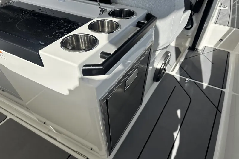 Slide: The Image of Saxdor 320 GTO 2025 - 9