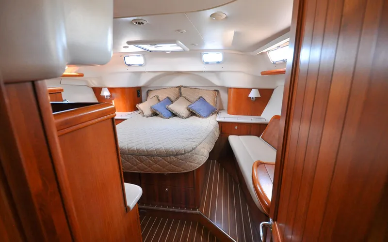 Slide: The Image of Hunter 45CC - Coralee - Aft Cabin - 110