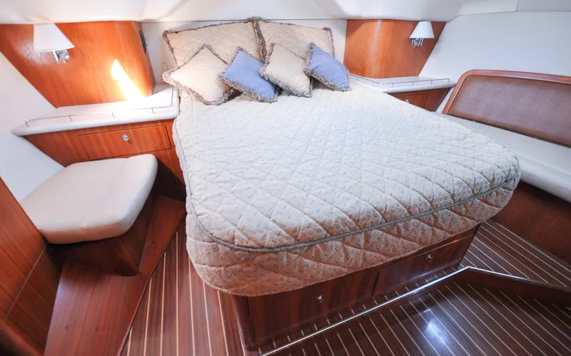 Slide: The Image of Hunter 45CC - Coralee - Aft Cabin - Centerline Queen - 116
