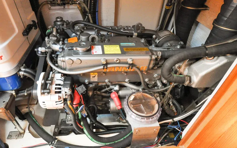 Slide: The Image of Hunter 45CC - Coralee - Engine Room - 133
