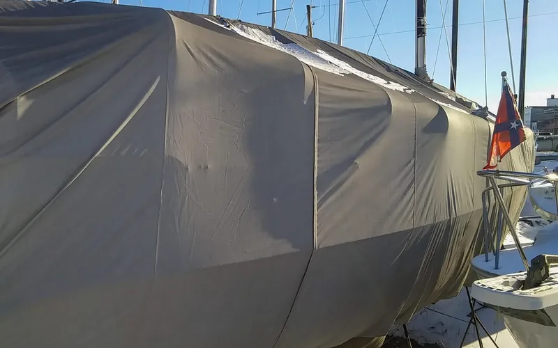 Slide: The Image of Hunter 45CC - Coralee - Custom Winter Cover - 135