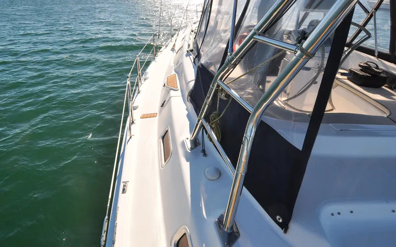 Slide: The Image of Hunter 45CC - Coralee - Weather Decks - 39