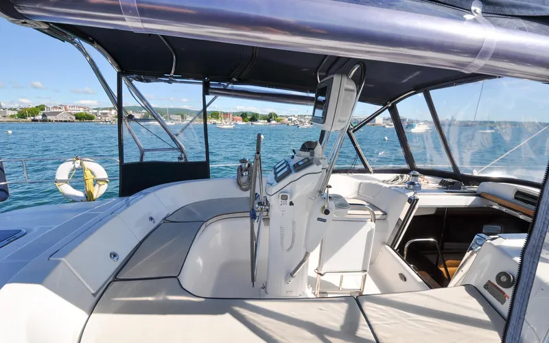 Slide: The Image of Hunter 45CC - Coralee - Cockpit - Curtains Up - 40