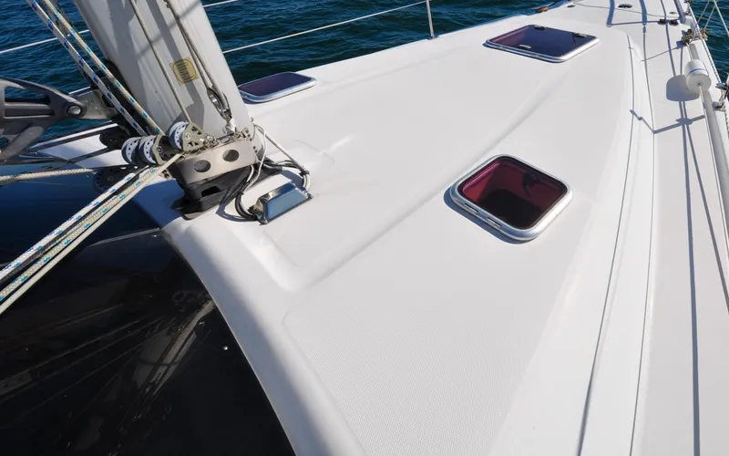 Slide: The Image of Hunter 45CC - Coralee - Coach Roof - 44