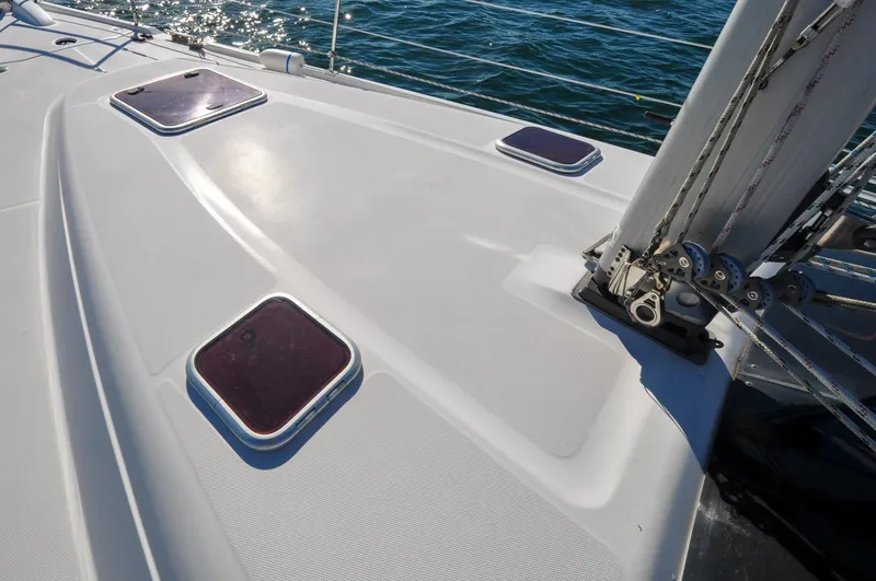 Slide: The Image of Hunter 45CC - Coralee - Coach Roof - 45