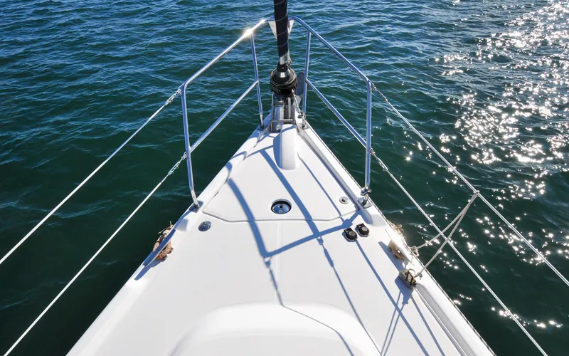 Slide: The Image of Hunter 45CC - Coralee - Fore Deck - 46