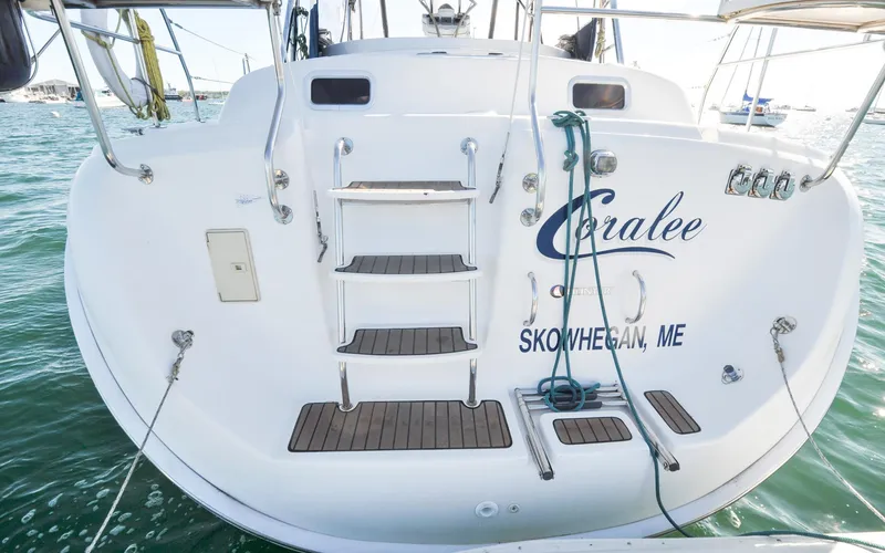 Slide: The Image of Hunter 45CC - Coralee - Transom - 7