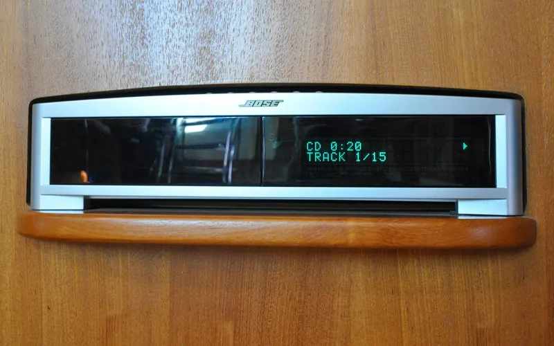 Slide: The Image of Hunter 45CC - Coralee - Salon - Stereo Receiver - 74