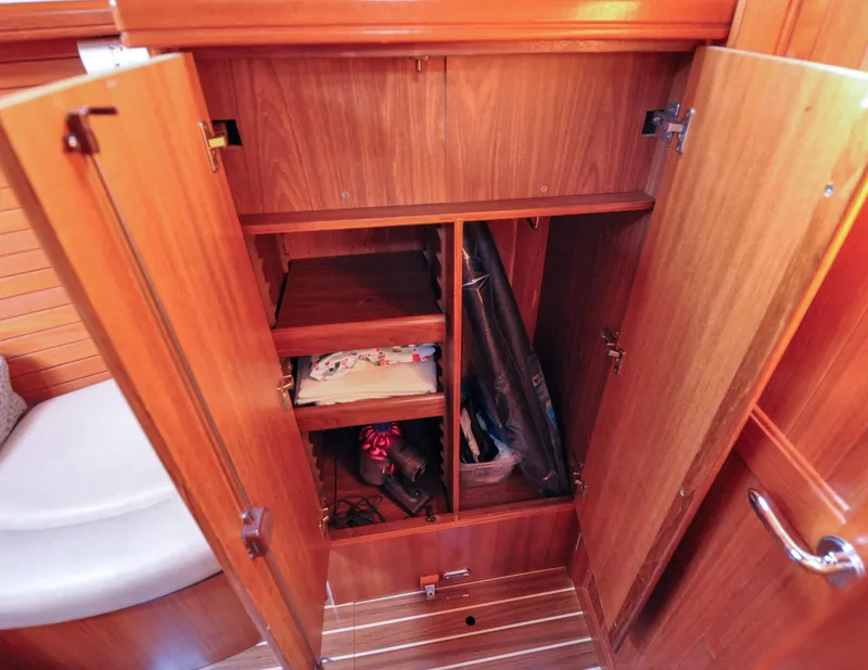 Slide: The Image of Hunter 45CC - Coralee - Forward Cabin - Storage - 80